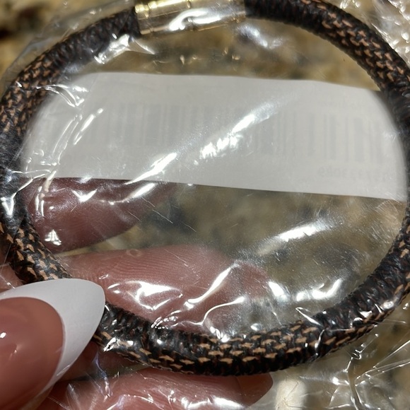 Brown And Black Pattern Magnetic Clasp Bracelet - Picture 4 of 11